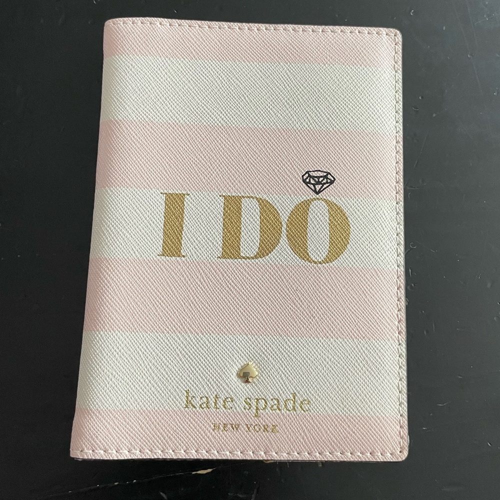 I DO! Kate Spade Passport Holder